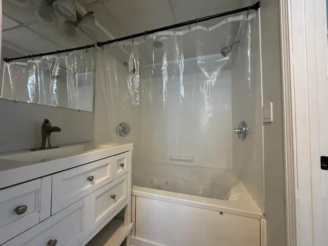 $4,000 | 240 Leda Avenue, Manchester, NH 03104