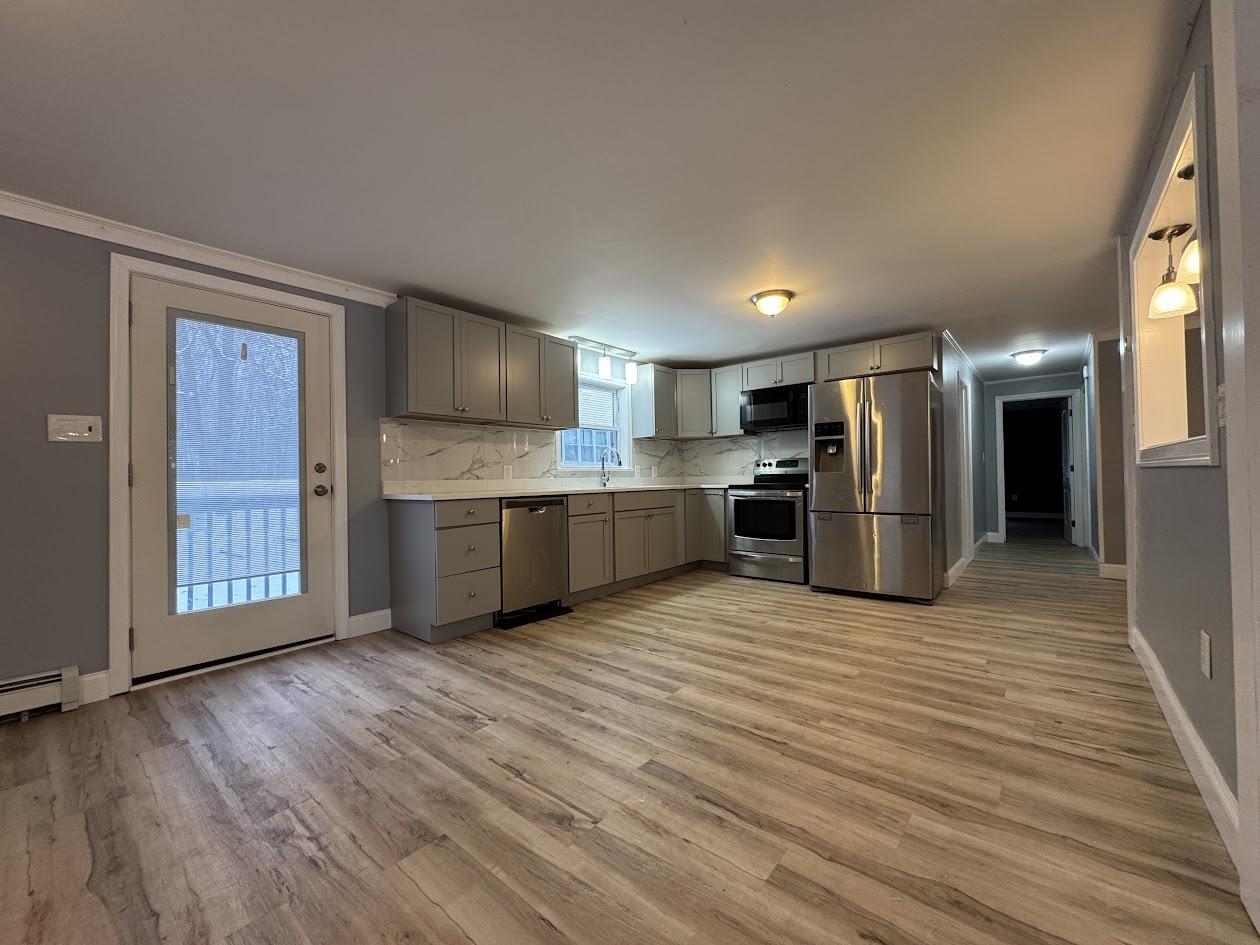 240 Leda Avenue Manchester, NH 03104 - Photo 10 of 39