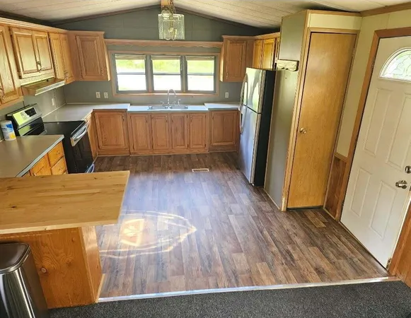 $649,900 | 704 Gardiner Road, Wiscasset, ME 04578