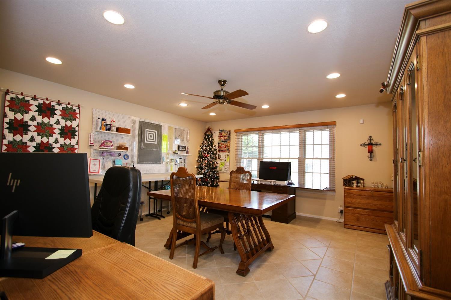 657 West Carpenter Avenue Reedley, CA 93654 - Photo 20 of 58 20