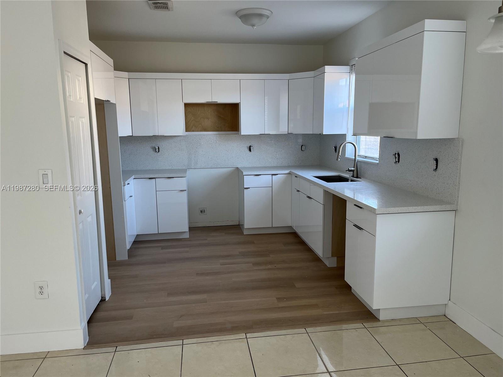 27501 Southwest 138th Avenue Homestead, FL 33032 - Photo 2 of 14