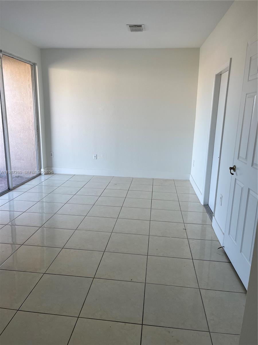 27501 Southwest 138th Avenue Homestead, FL 33032 - Photo 4 of 14