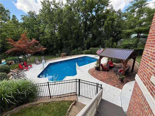 $749,900 | 2204 Ashland Avenue, St. Joseph, MO 64506