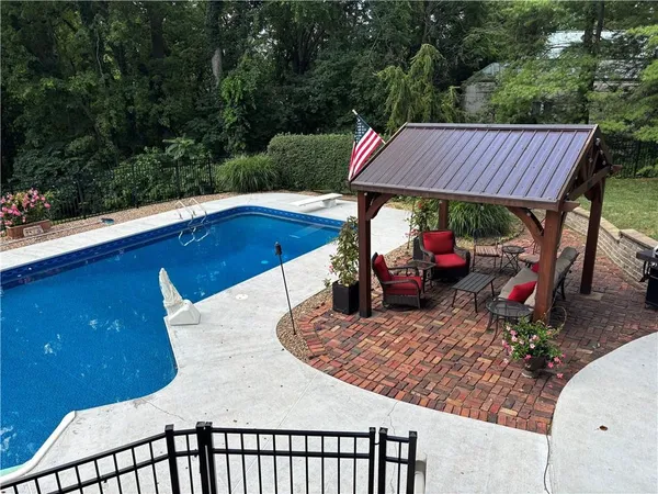 $749,900 | 2204 Ashland Avenue, St. Joseph, MO 64506
