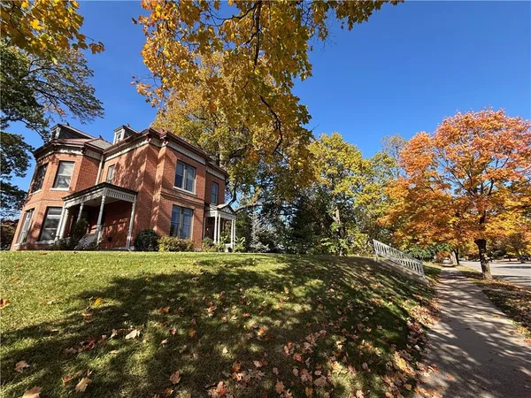$749,900 | 2204 Ashland Avenue, St. Joseph, MO 64506