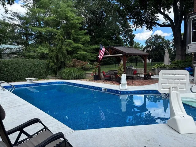 $749,900 | 2204 Ashland Avenue, St. Joseph, MO 64506