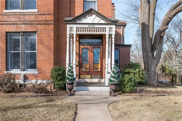 $749,900 | 2204 Ashland Avenue, St. Joseph, MO 64506