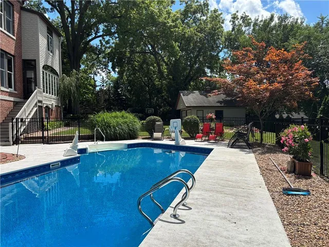 $749,900 | 2204 Ashland Avenue, St. Joseph, MO 64506