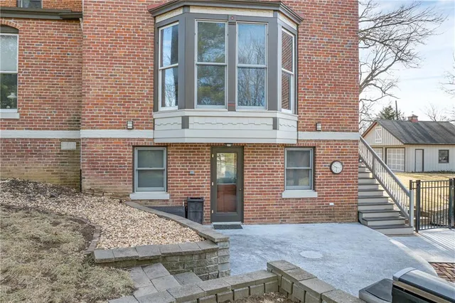 $749,900 | 2204 Ashland Avenue, St. Joseph, MO 64506