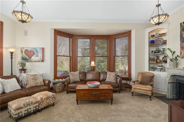 $749,900 | 2204 Ashland Avenue, St. Joseph, MO 64506