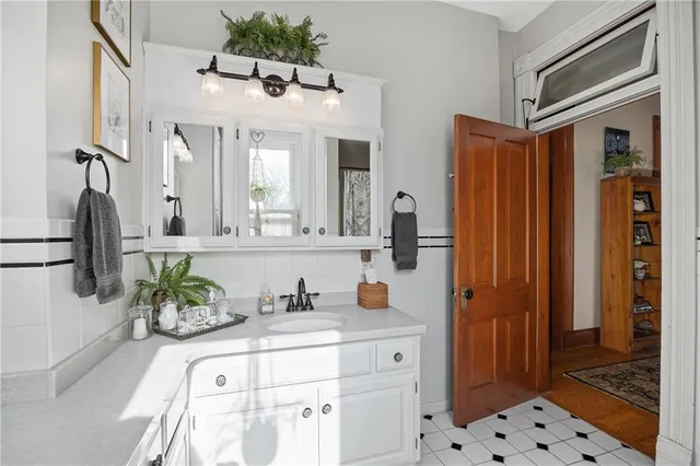 $749,900 | 2204 Ashland Avenue, St. Joseph, MO 64506