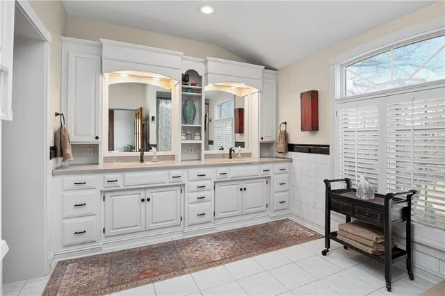 $749,900 | 2204 Ashland Avenue, St. Joseph, MO 64506