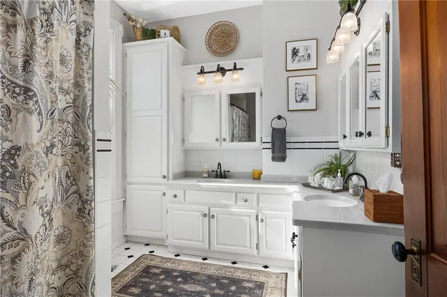 $749,900 | 2204 Ashland Avenue, St. Joseph, MO 64506