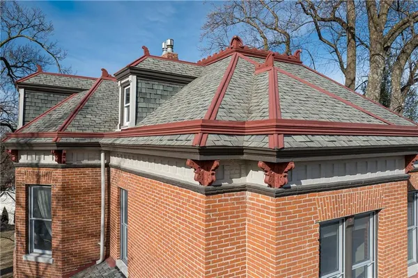$749,900 | 2204 Ashland Avenue, St. Joseph, MO 64506