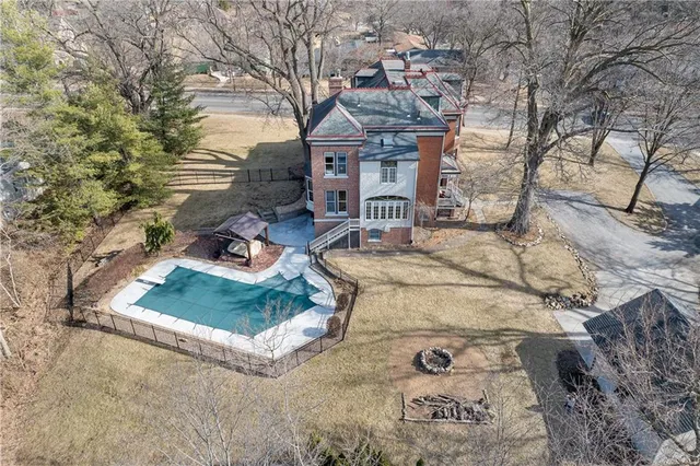 $749,900 | 2204 Ashland Avenue, St. Joseph, MO 64506