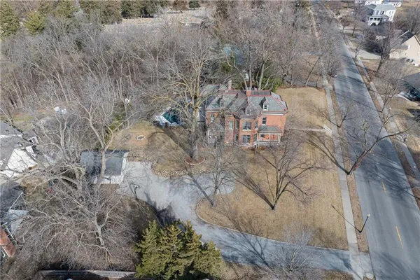 $749,900 | 2204 Ashland Avenue, St. Joseph, MO 64506
