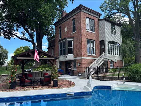 $749,900 | 2204 Ashland Avenue, St. Joseph, MO 64506