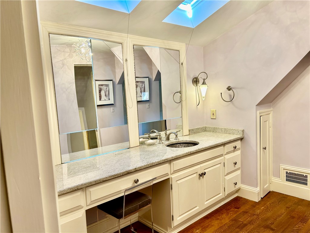 63 White Birch Road Cranston, RI 02920 - Photo 24 of 29 MBR bathroom