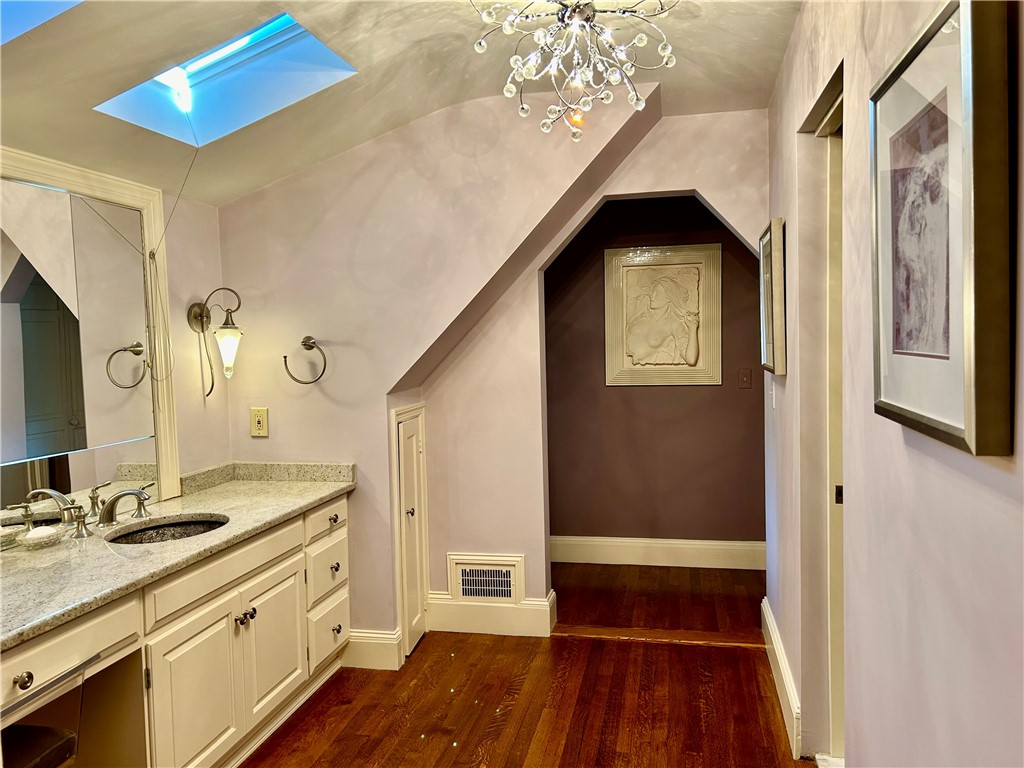 63 White Birch Road Cranston, RI 02920 - Photo 25 of 29 MBR bathroom