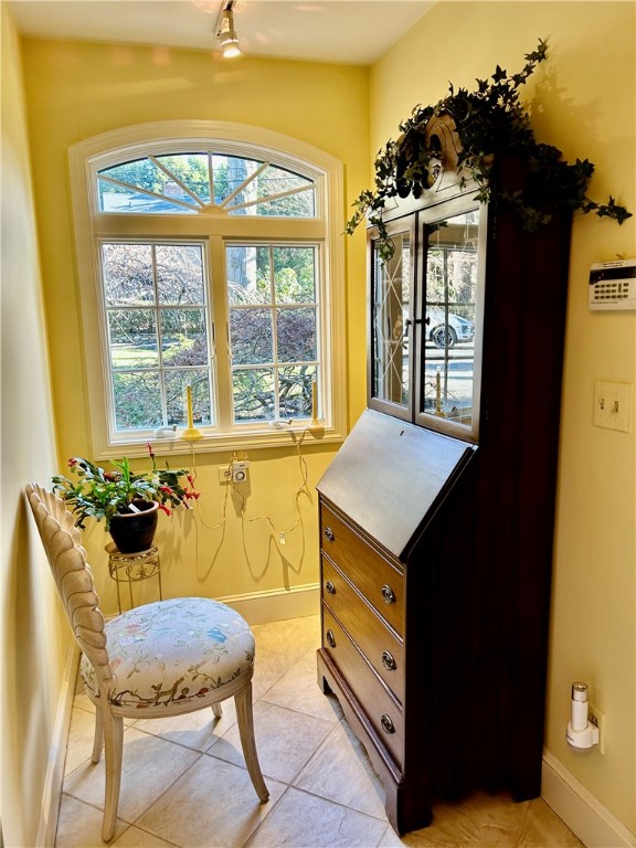 63 White Birch Road Cranston, RI 02920 - Photo 9 of 29 Kitchen nook