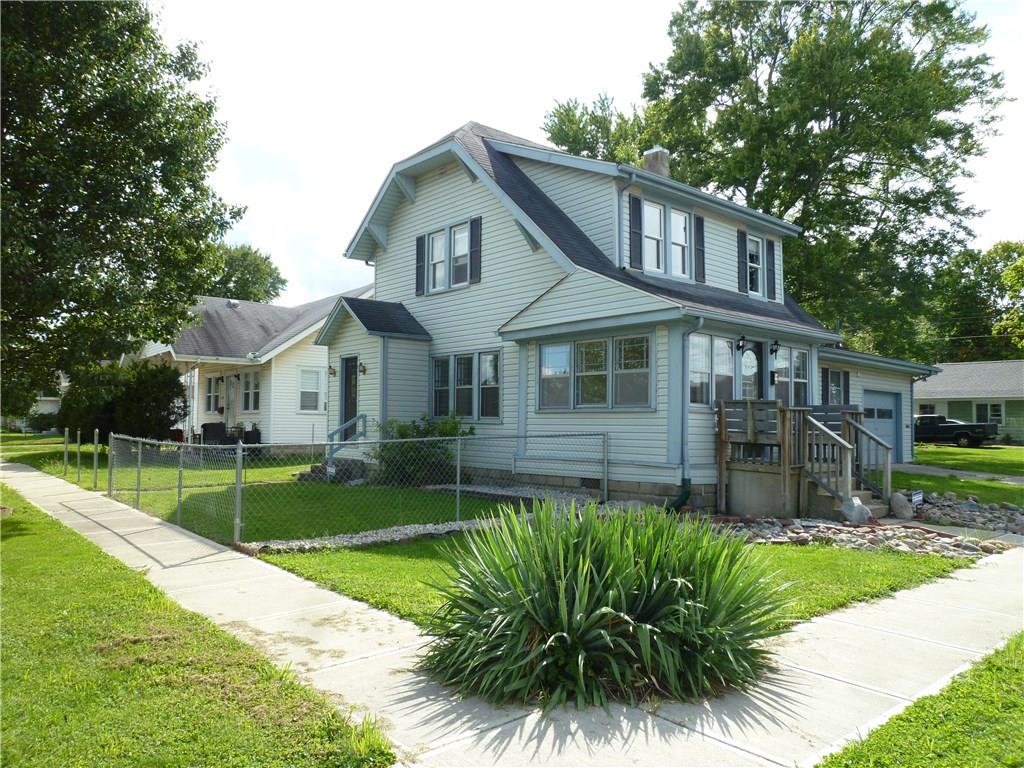 207 Vine Street Chesterfield, IN 46017 - Photo 2 of 27