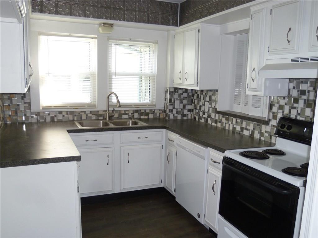 207 Vine Street Chesterfield, IN 46017 - Photo 9 of 27