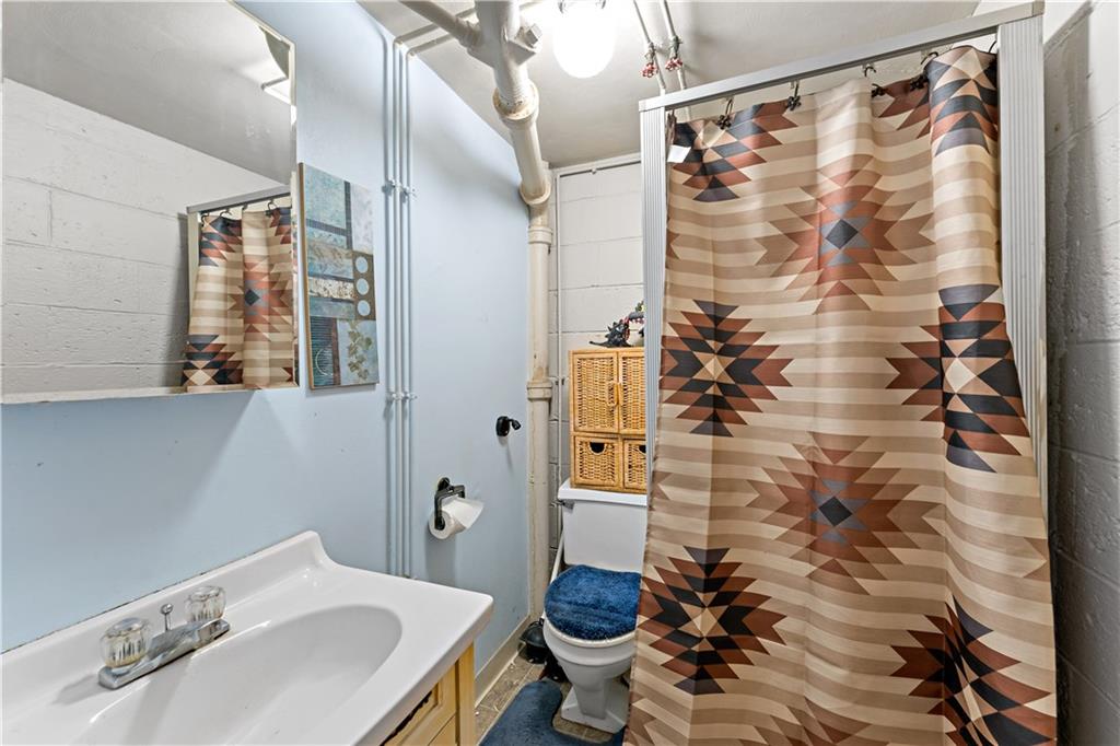 2325 Crestview Road Pittsburgh, PA 15216 - Photo 24 of 37 Gallery Image 24