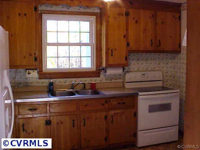 5064 Newtown Road St. Stephens Church, VA 23148 - Photo 4 of 10 Other - kitchen