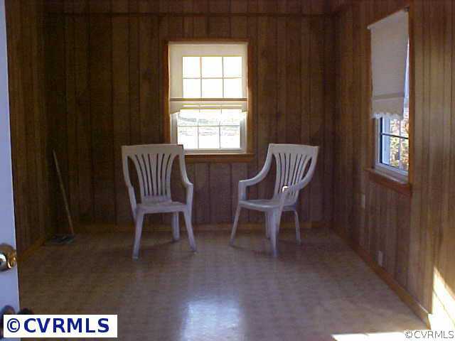 5064 Newtown Road St. Stephens Church, VA 23148 - Photo 6 of 10 Other - enclosed porch