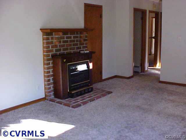 5064 Newtown Road St. Stephens Church, VA 23148 - Photo 8 of 10 Other - family room with gas fireplace