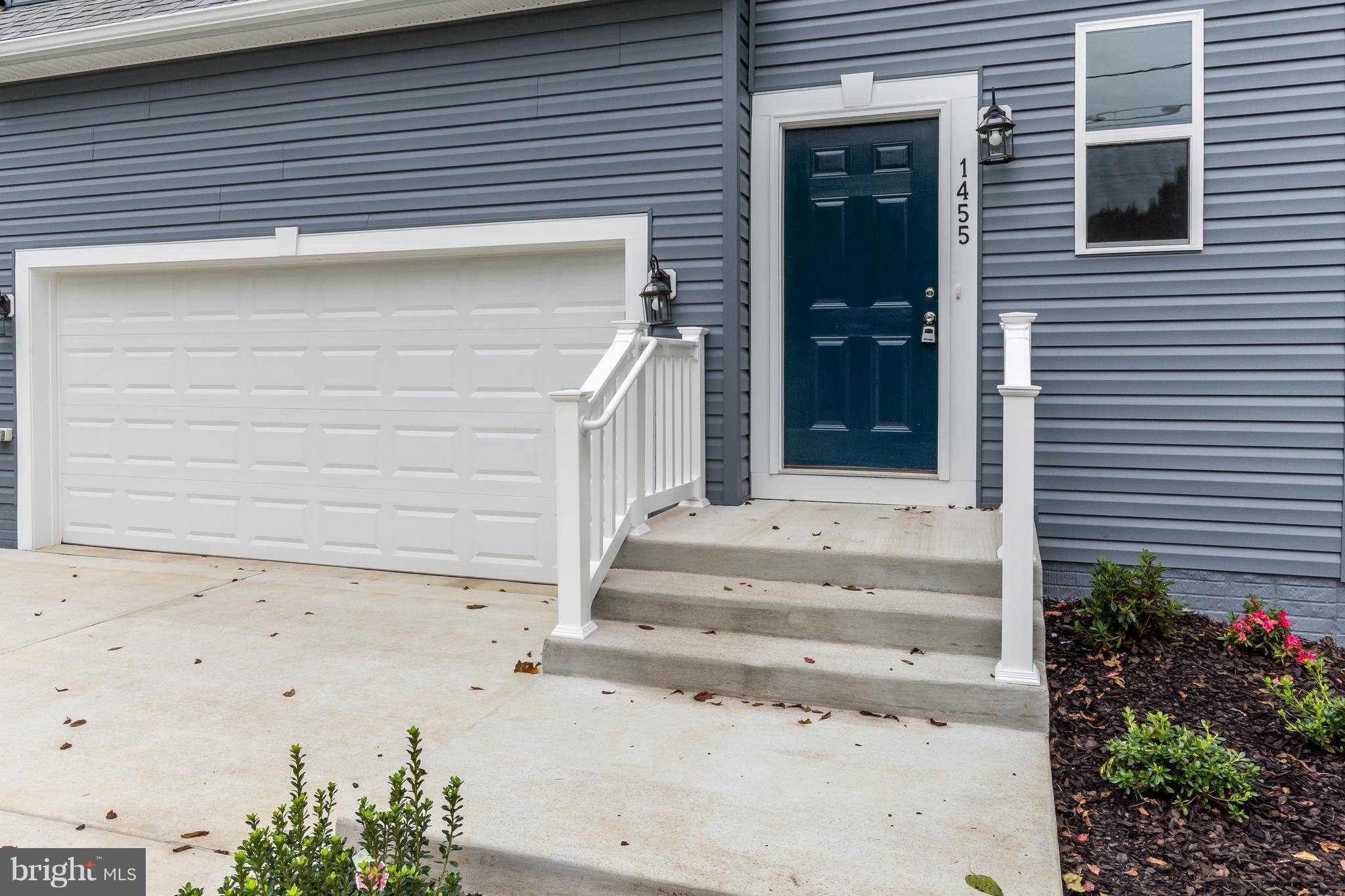 1455 Ridgeway Arnold, MD 21012 - Photo 5 of 29 Exterior (Front)