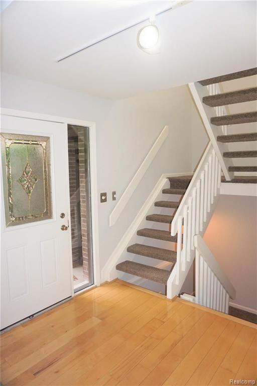 2218 Rhine Road West Bloomfield, MI 48323 - Photo 5 of 39