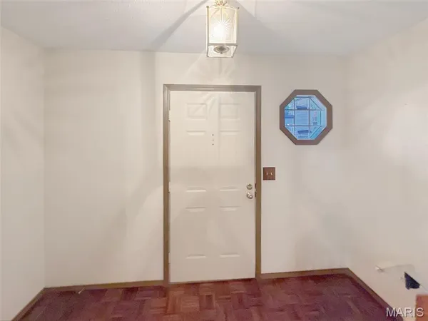 $179,900 | 312 Crown Colony Court, Unit F, St. Peters, MO 63376