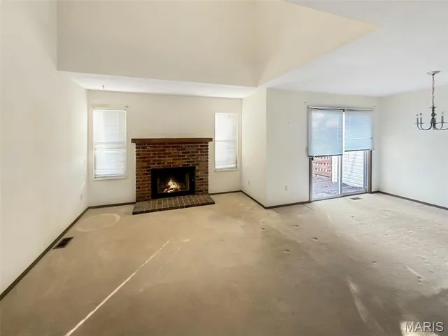 $189,900 | 312 Crown Colony Court, Unit F, St. Peters, MO 63376