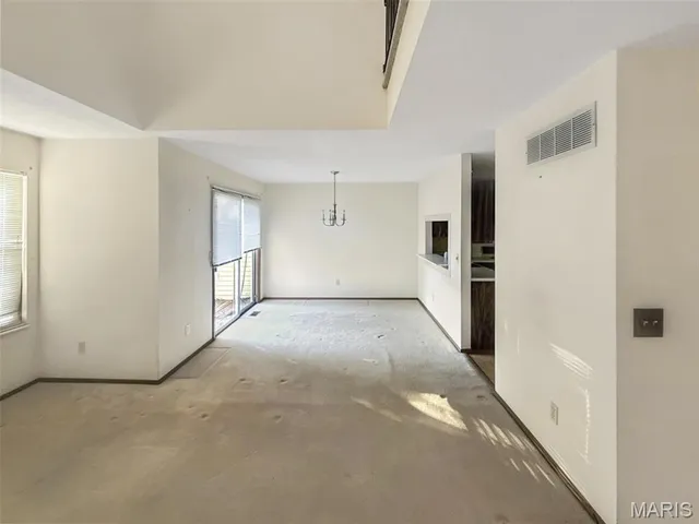 $189,900 | 312 Crown Colony Court, Unit F, St. Peters, MO 63376