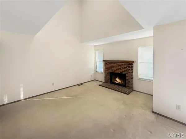 $179,900 | 312 Crown Colony Court, Unit F, St. Peters, MO 63376