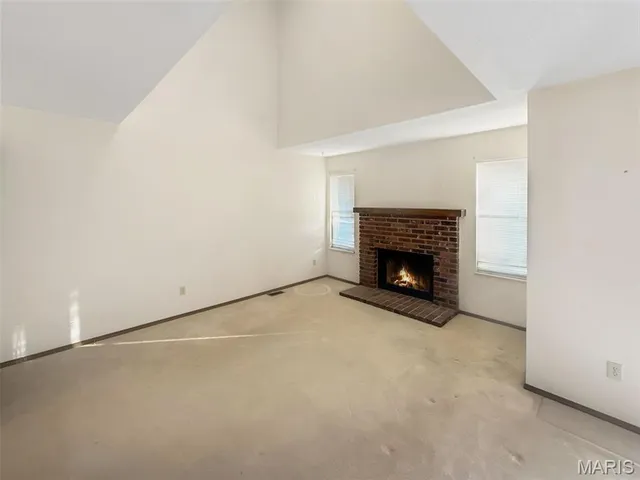 $189,900 | 312 Crown Colony Court, Unit F, St. Peters, MO 63376