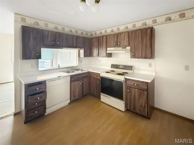 $189,900 | 312 Crown Colony Court, Unit F, St. Peters, MO 63376