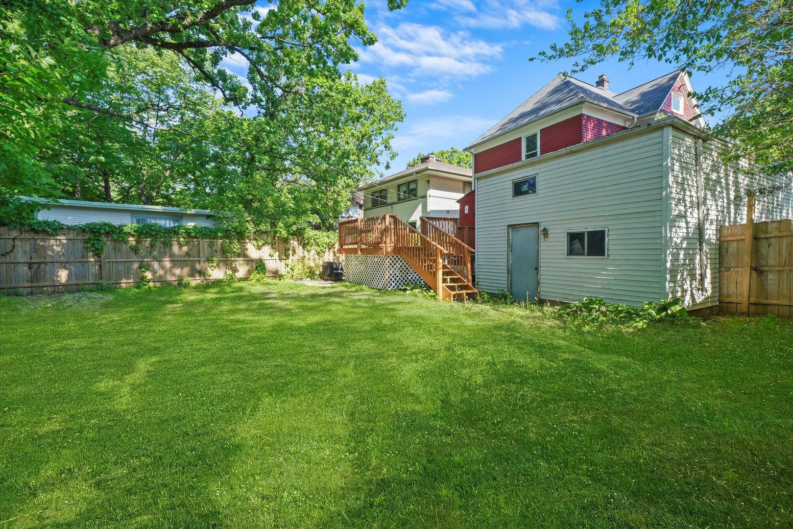 233 Millbridge Road Riverside, IL 60546 - Photo 35 of 37 a front view of house with yard and green space