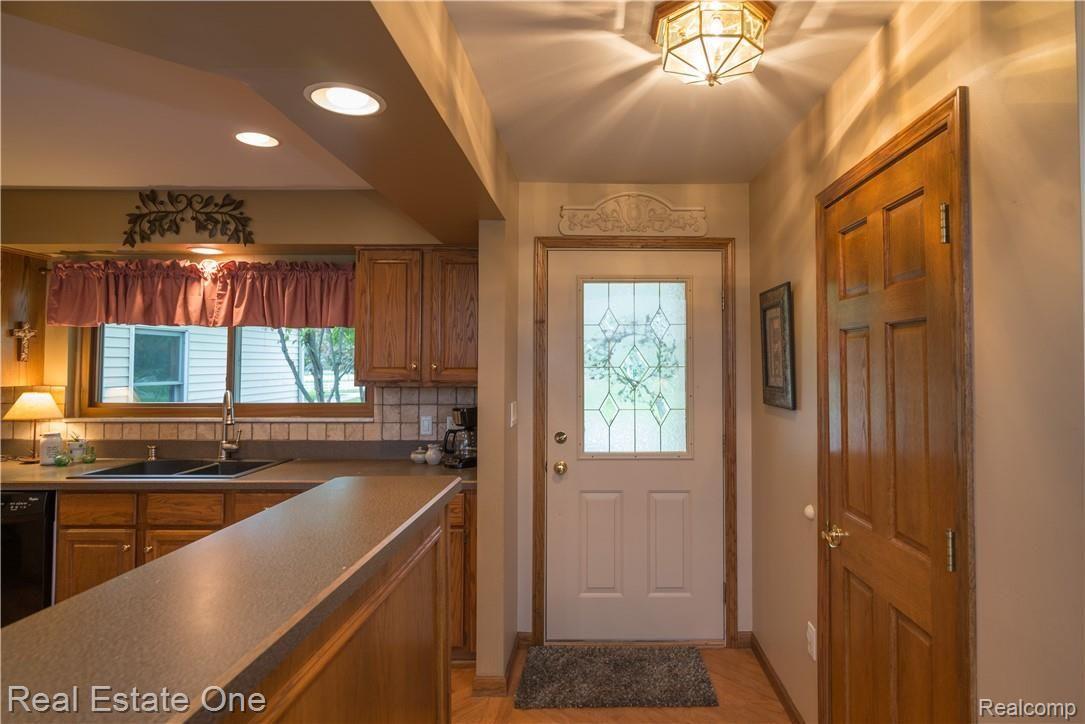 9380 Earhart Road South Lyon, MI 48178 - Photo 10 of 70 _AUG1020.jpg