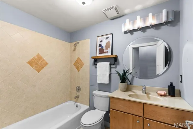 $335,000 | 4901 Washington Boulevard, Unit 2C, St. Louis, MO 63108