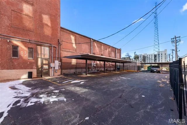 $335,000 | 4901 Washington Boulevard, Unit 2C, St. Louis, MO 63108