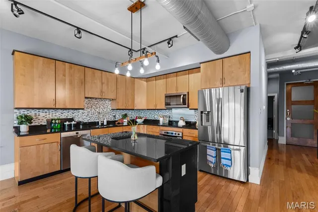 $335,000 | 4901 Washington Boulevard, Unit 2C, St. Louis, MO 63108