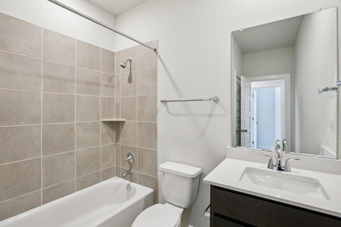 148 Two Bits Lane Elgin, TX 78621 - Photo 10 of 33