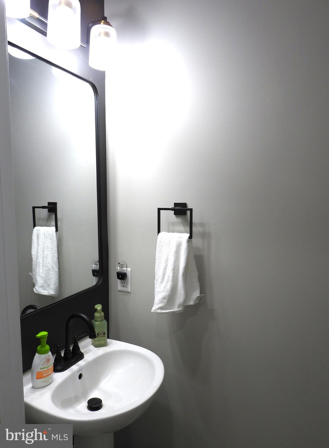 160 Hickory Ridge Circle York, PA 17404 - Photo 14 of 34 powder room