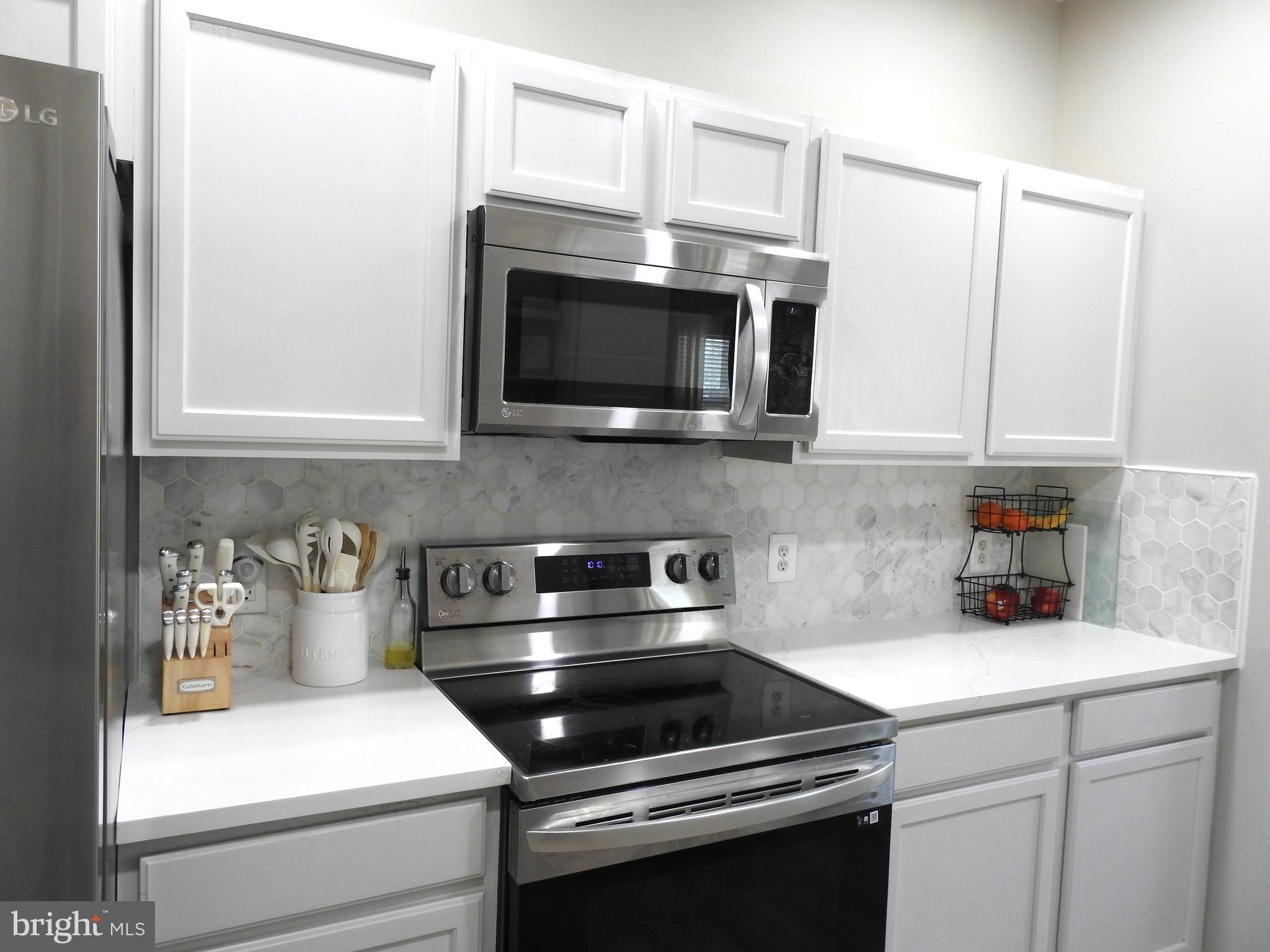 160 Hickory Ridge Circle York, PA 17404 - Photo 6 of 34