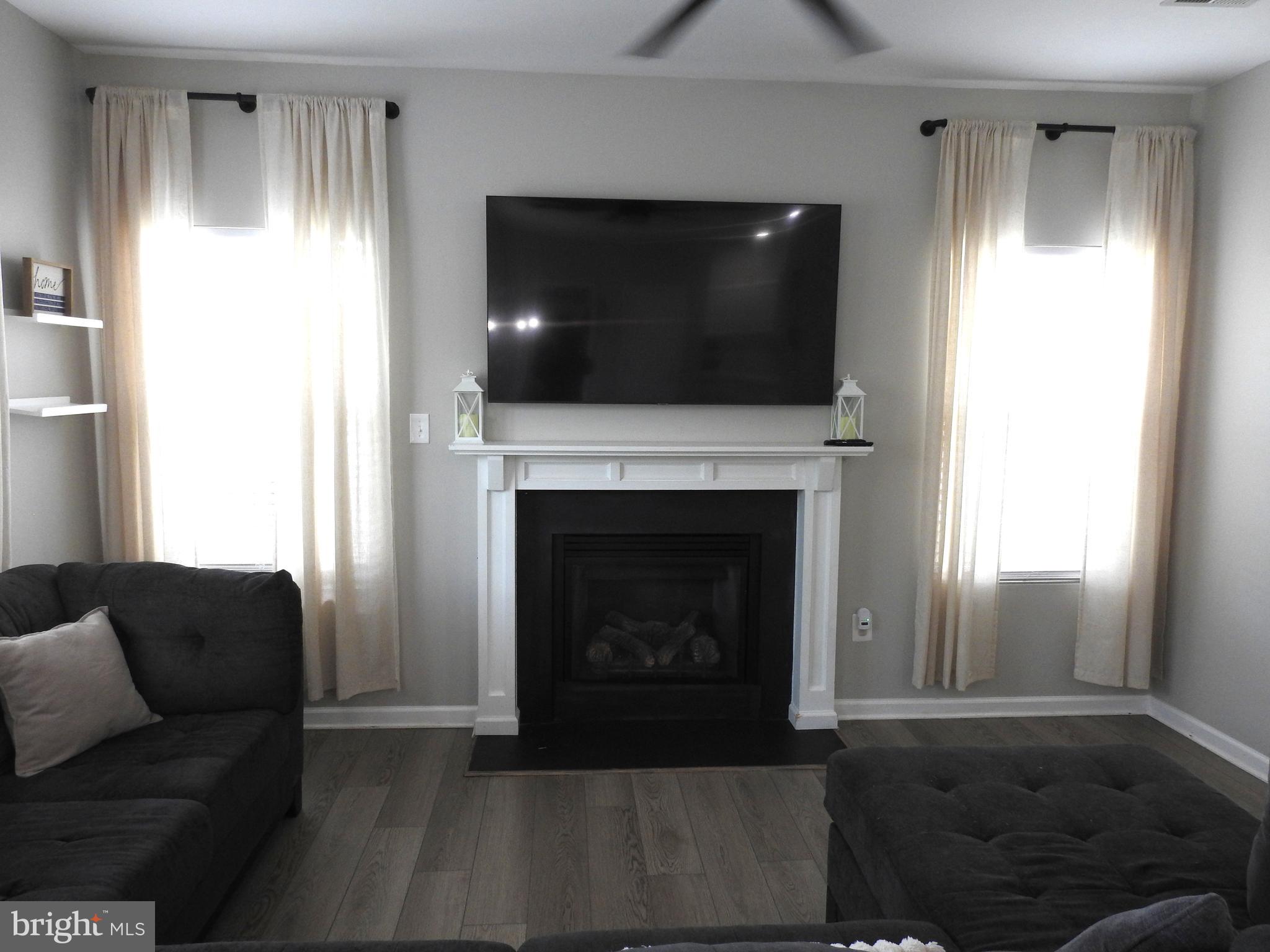 160 Hickory Ridge Circle York, PA 17404 - Photo 9 of 34 gas fireplace