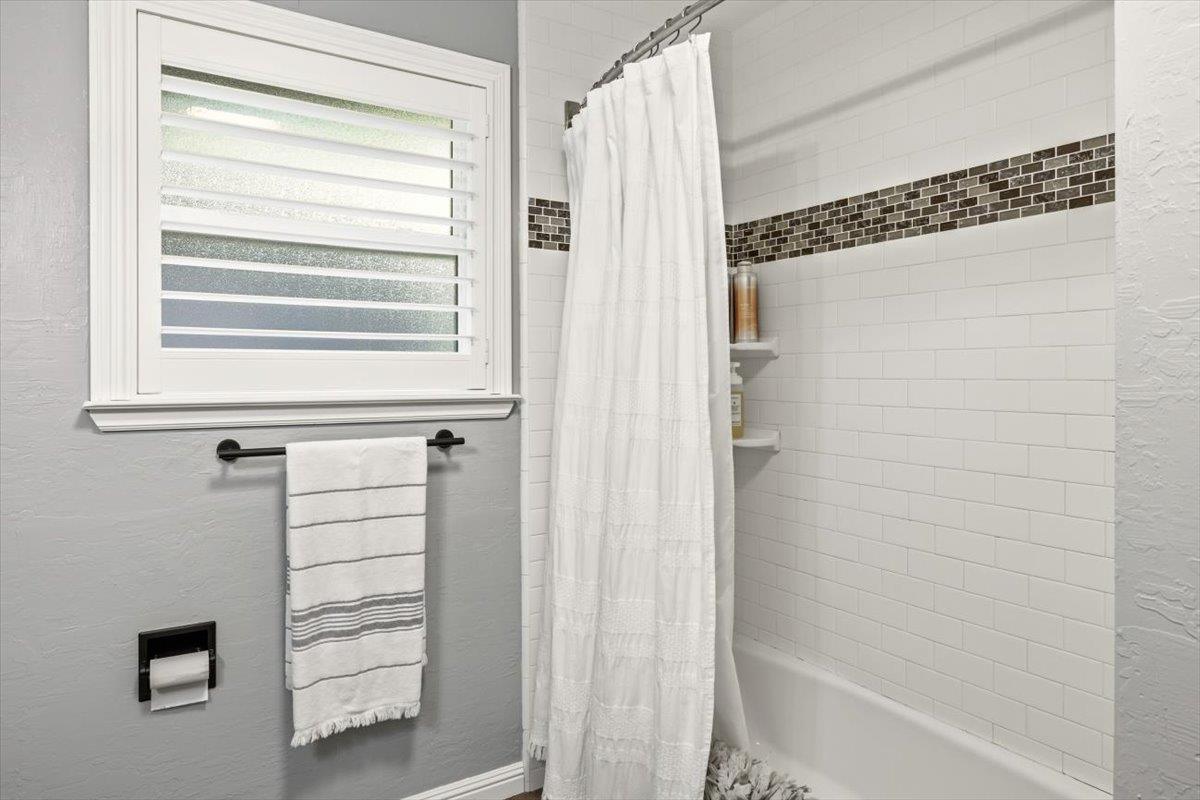 16856 Scott Way Grass Valley, CA 95949 - Photo 31 of 67 a bathroom with a shower