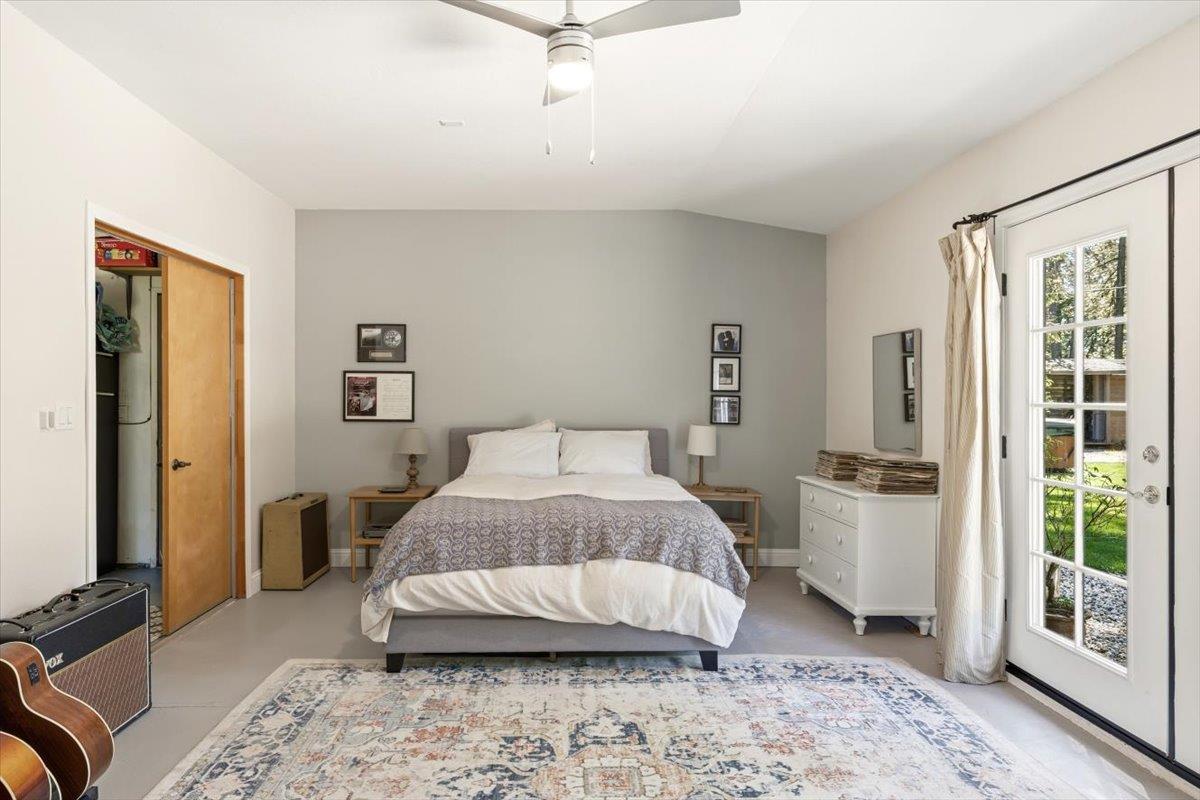 16856 Scott Way Grass Valley, CA 95949 - Photo 33 of 67 a bedroom with a bed and a window