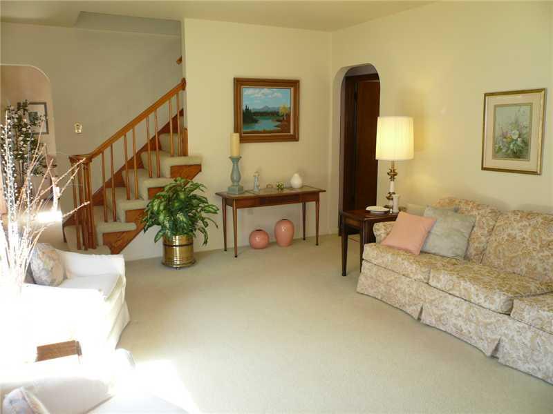 2303 Beaver Road Ambridge, PA 15003 - Photo 5 of 23 Living Room.